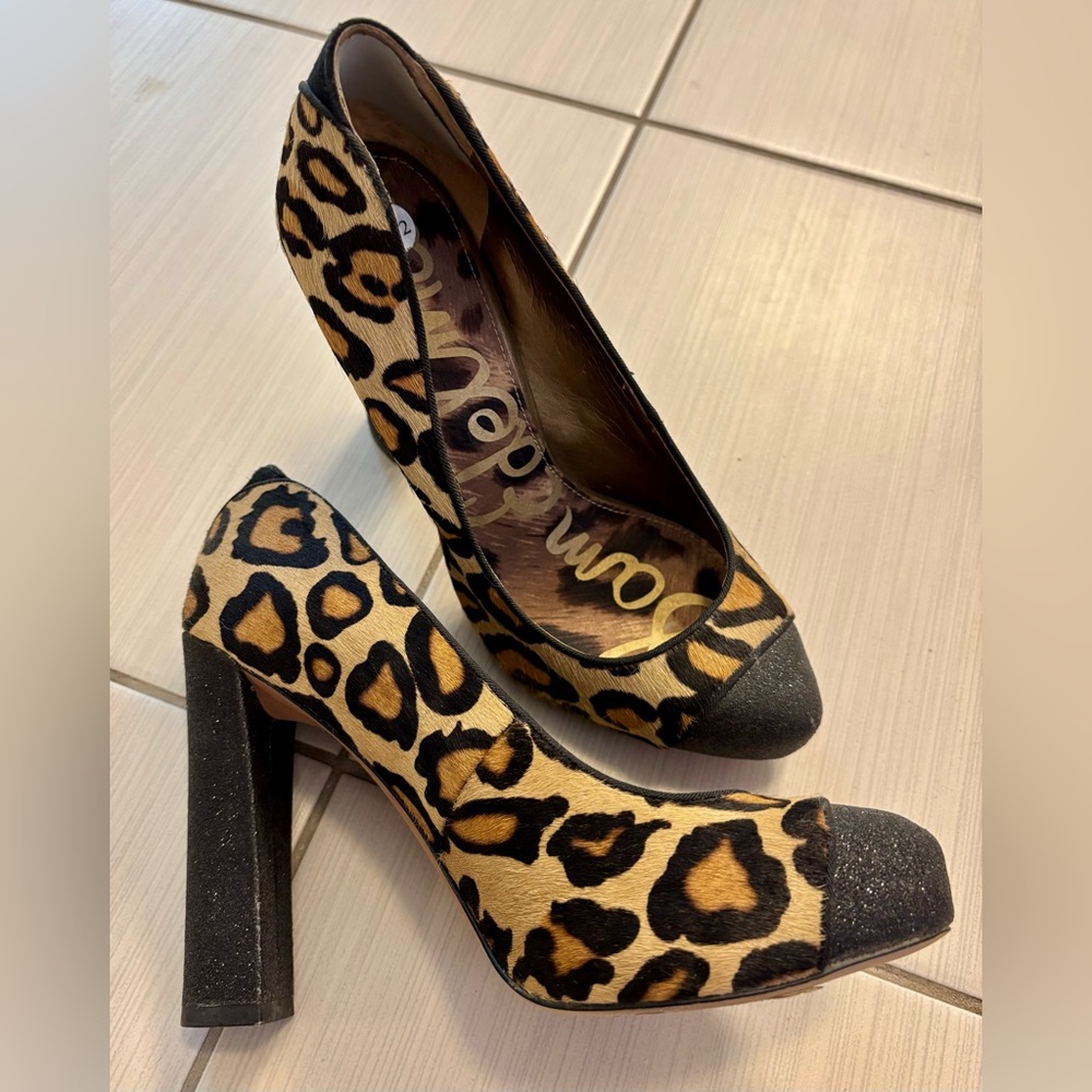 Sam Edelman Leopard Print Heels with Black Accents - Picture 2 of 6